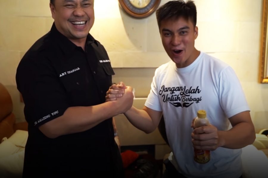 Ary-Ginanjar-Agustian-dan-Baim-wong-Social-Experiment-Jadi-Orang-Gila