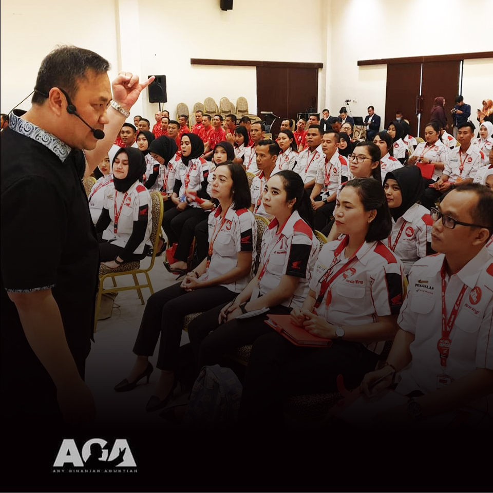 Memberi-Semangat-dan-Inspirasi-Kepada-Keluarga-Besar-#HondaFamily